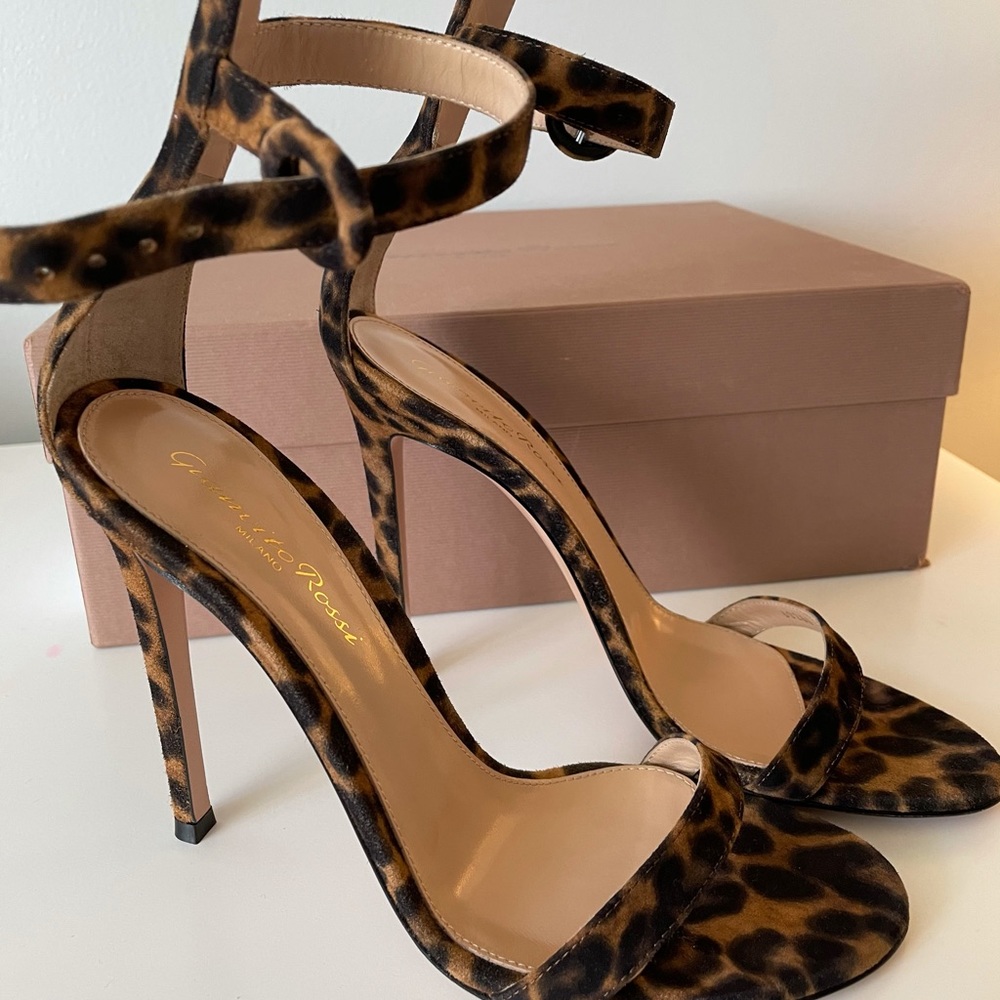 Gianvito Rossi Portofino Heels
